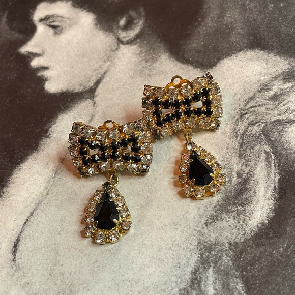 Vintage Black & Clear Sparkly Stone Bow Tie Teardrop Dangle Clip On Earrings - Picture 5 of 6